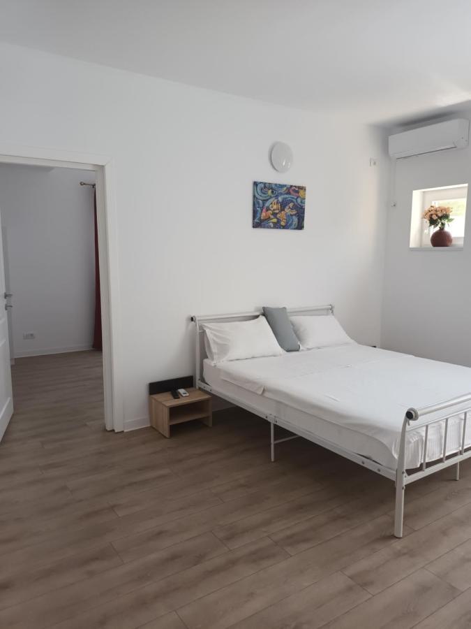 Hotel Vila Cosmin à Eforie Nord Extérieur photo